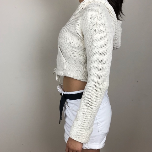 Beautiful old navy crop sweater - Picture 5 of 8